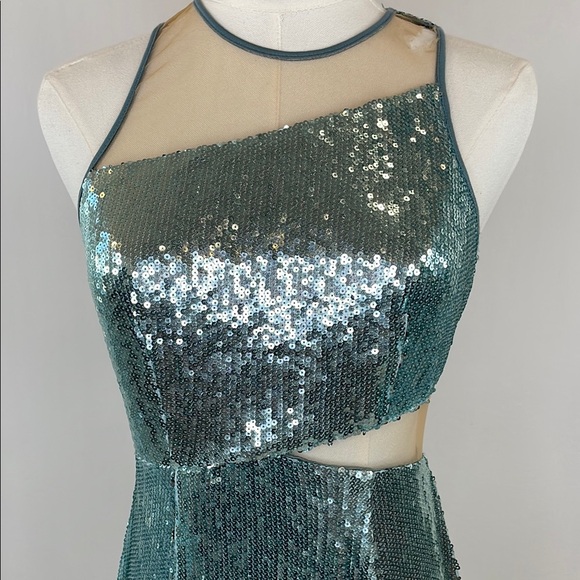 Toccin Sequin Cut Out Gown, 2 - Picture 6 of 17
